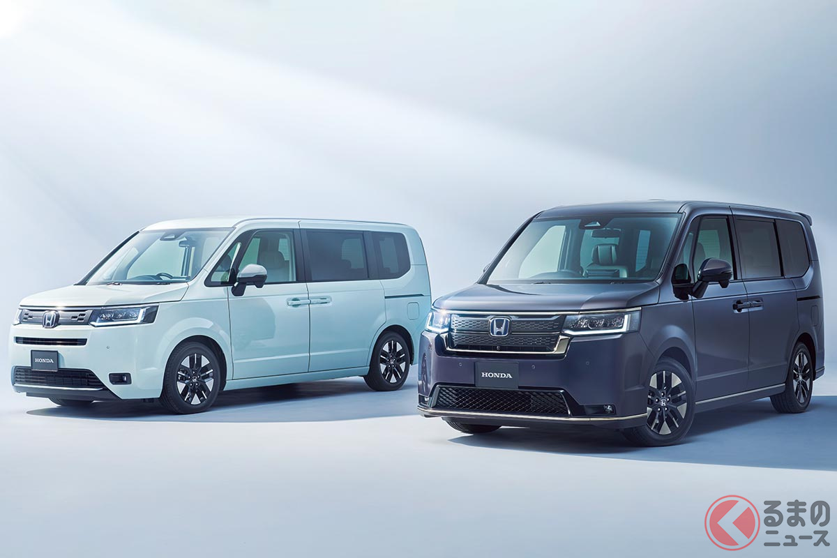 2022年春発売予定のホンダ新型「ステップワゴン」(左:エアー/右:スパーダ)