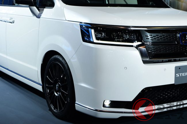 ホンダ 新型 ステップワゴン プレミアム 初公開 オラ顔控えめも良き 15mmサゲのカスタム仕様で登場 くるまのニュース ホンダ 新型 ステップワゴン プレミアム 初公開 オラ顔控えめも良き 15mmサゲのカスタム仕様で登場 くるまのニュース