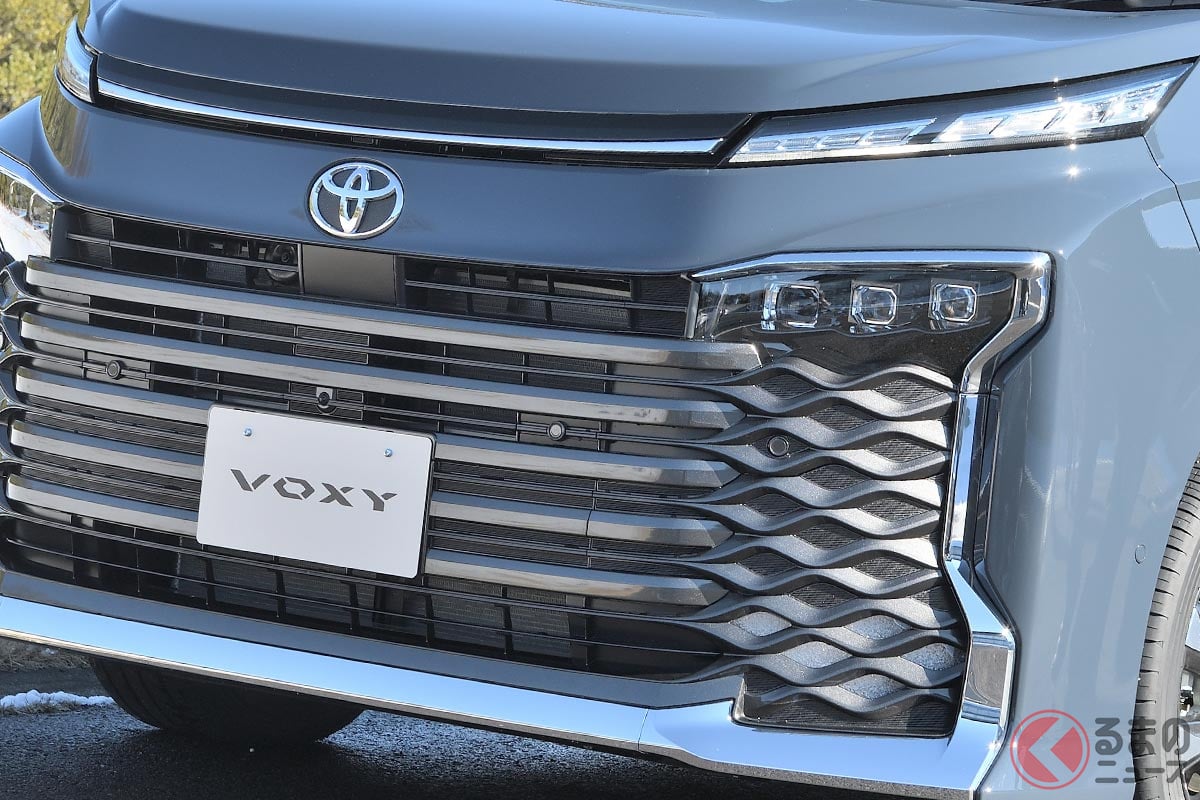 アグレッシブなデザインになったトヨタ新型「ヴォクシー」