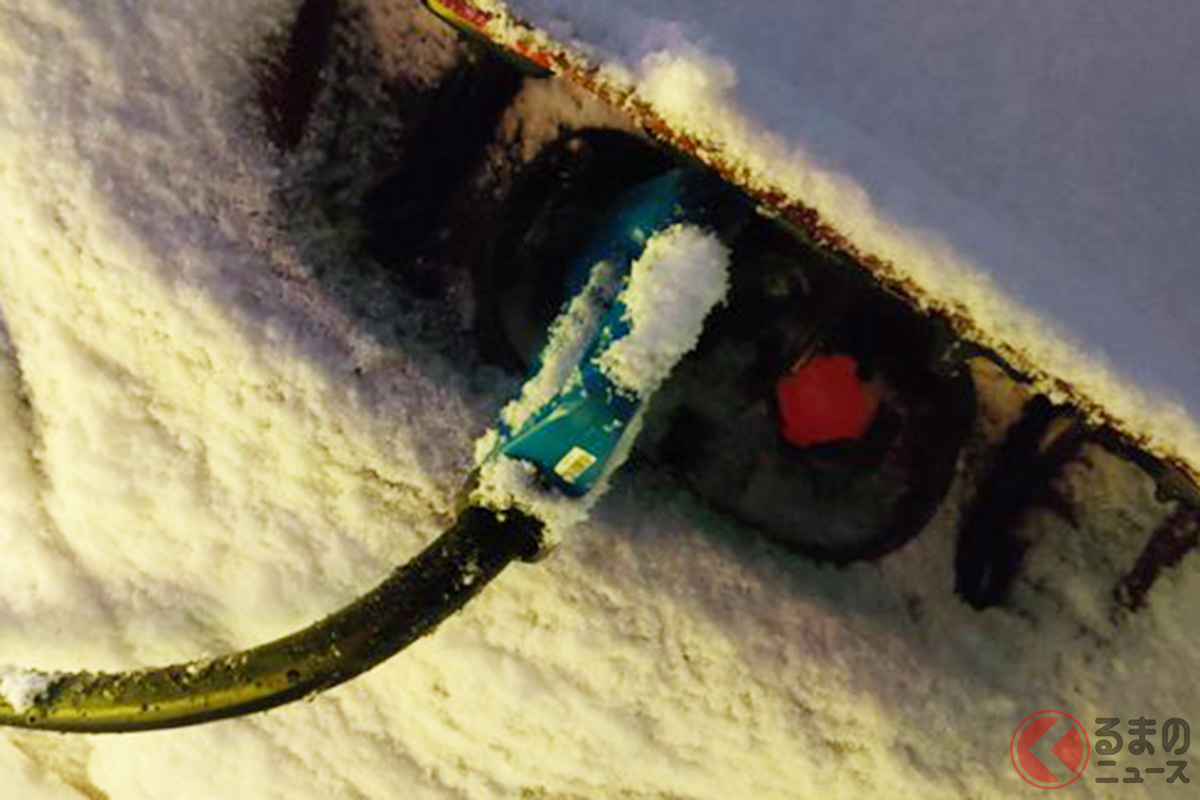 EVの充電ポートなど凍結したらどうしたらいい?(画像提供:大阪の人(@itiyuki)さん)