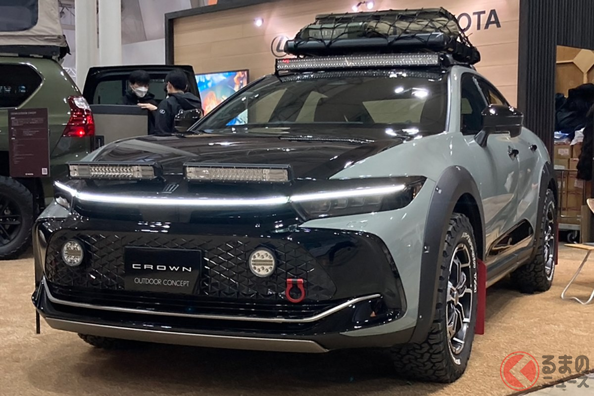 まさかトヨタ自ら新型「クラウンクロスオーバー」のオフロード仕様を初公開! その意図は?