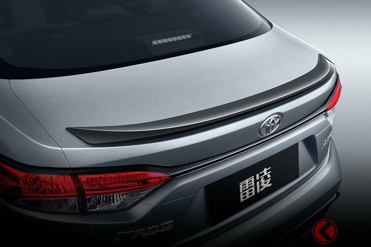 トランクスポイラーがスポーティな印象を与える新型「レビン (スポーツエディション)」