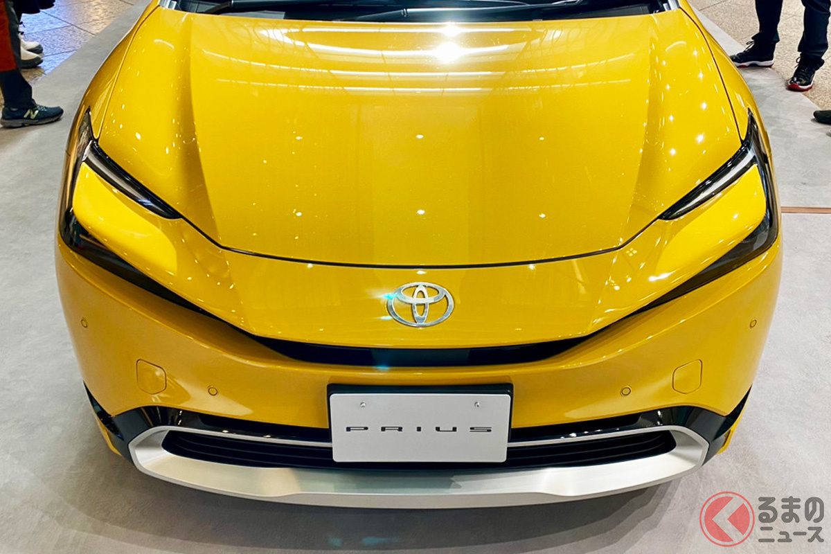 まさにカラシ色! 新型プリウスに採用された新色「マスタード」のプラグインハイブリッド車に対する反響は?