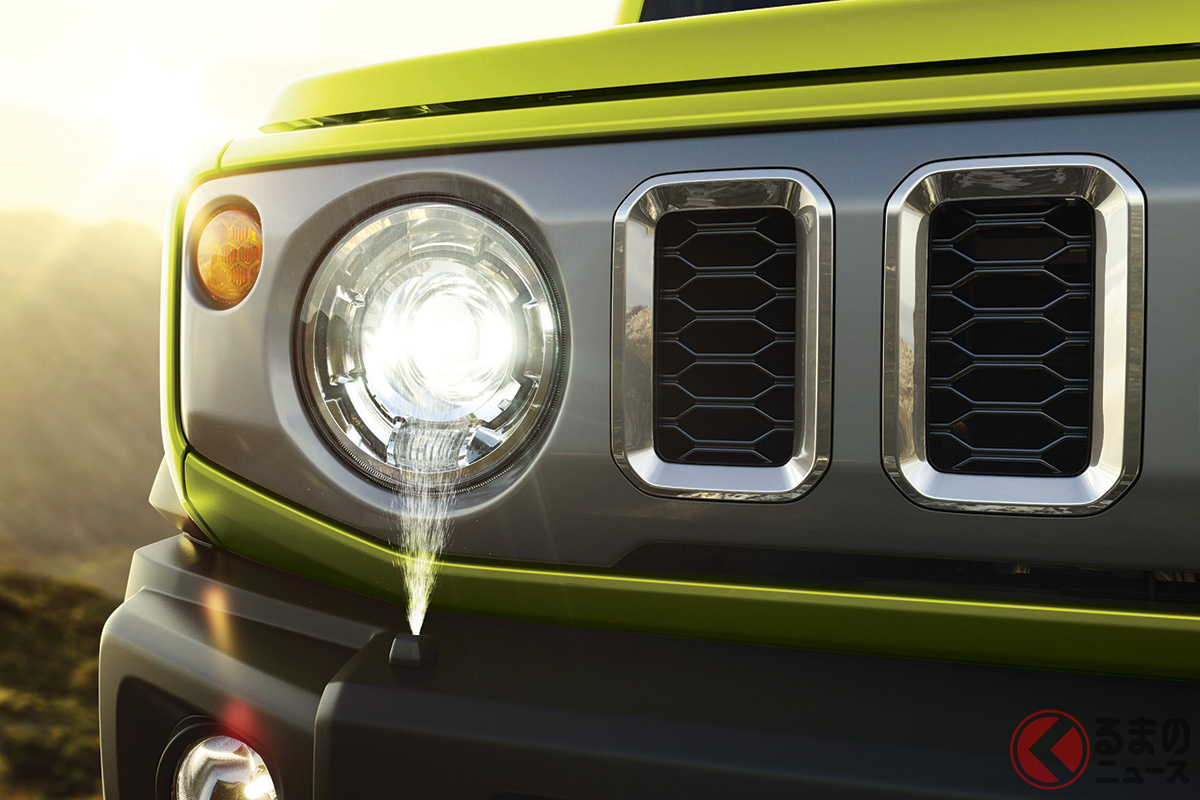 インドで世界初公開されたスズキ新型「ジムニー5ドア」が話題! ひっそりと展示されたカスタム仕様とは