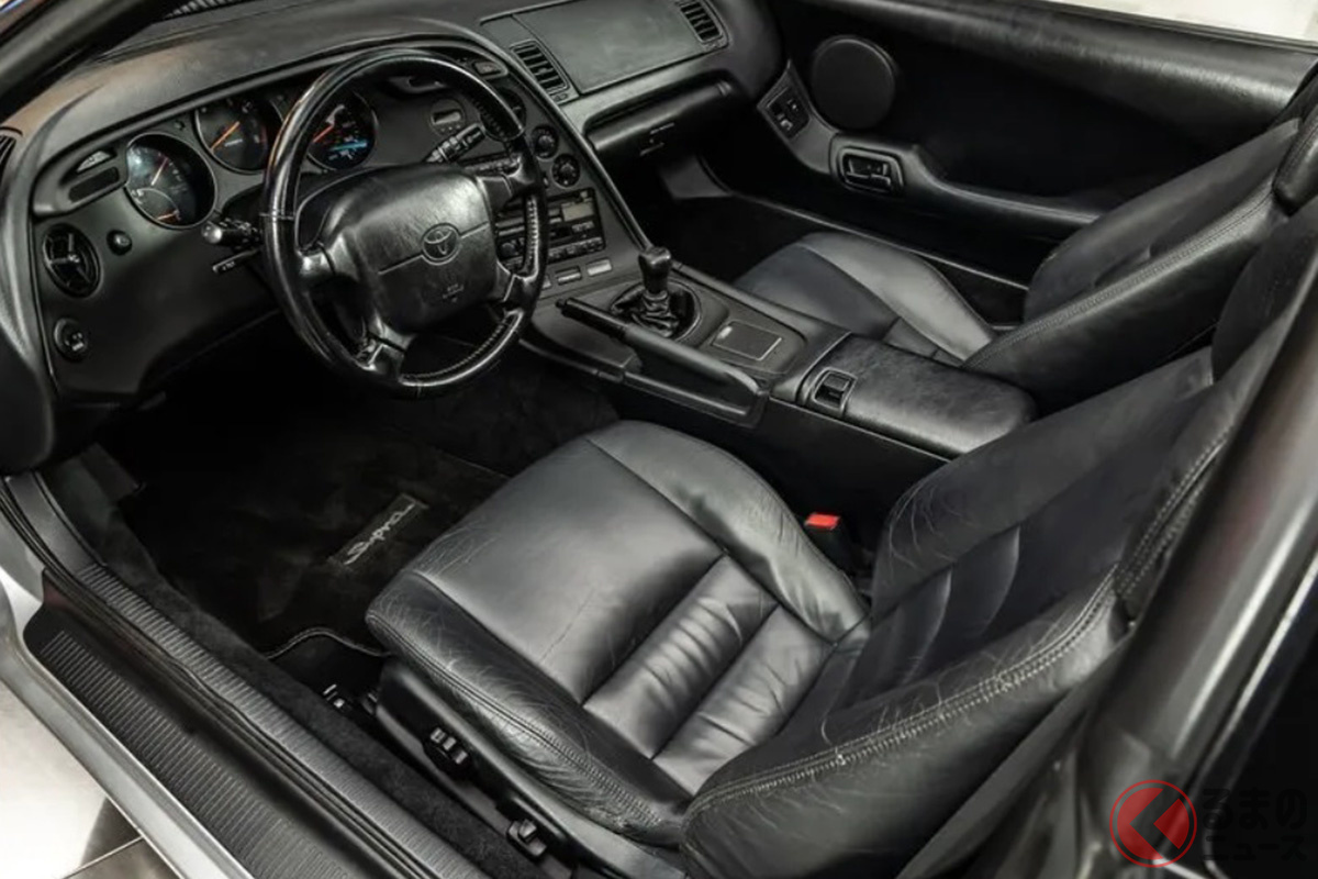 80スープラはコックピットがカッコいい! 約2500万円で販売されているトヨタ「スープラ(A80型)」の反響は?(photo:JamesEdition/Vanguard Motor Sales)