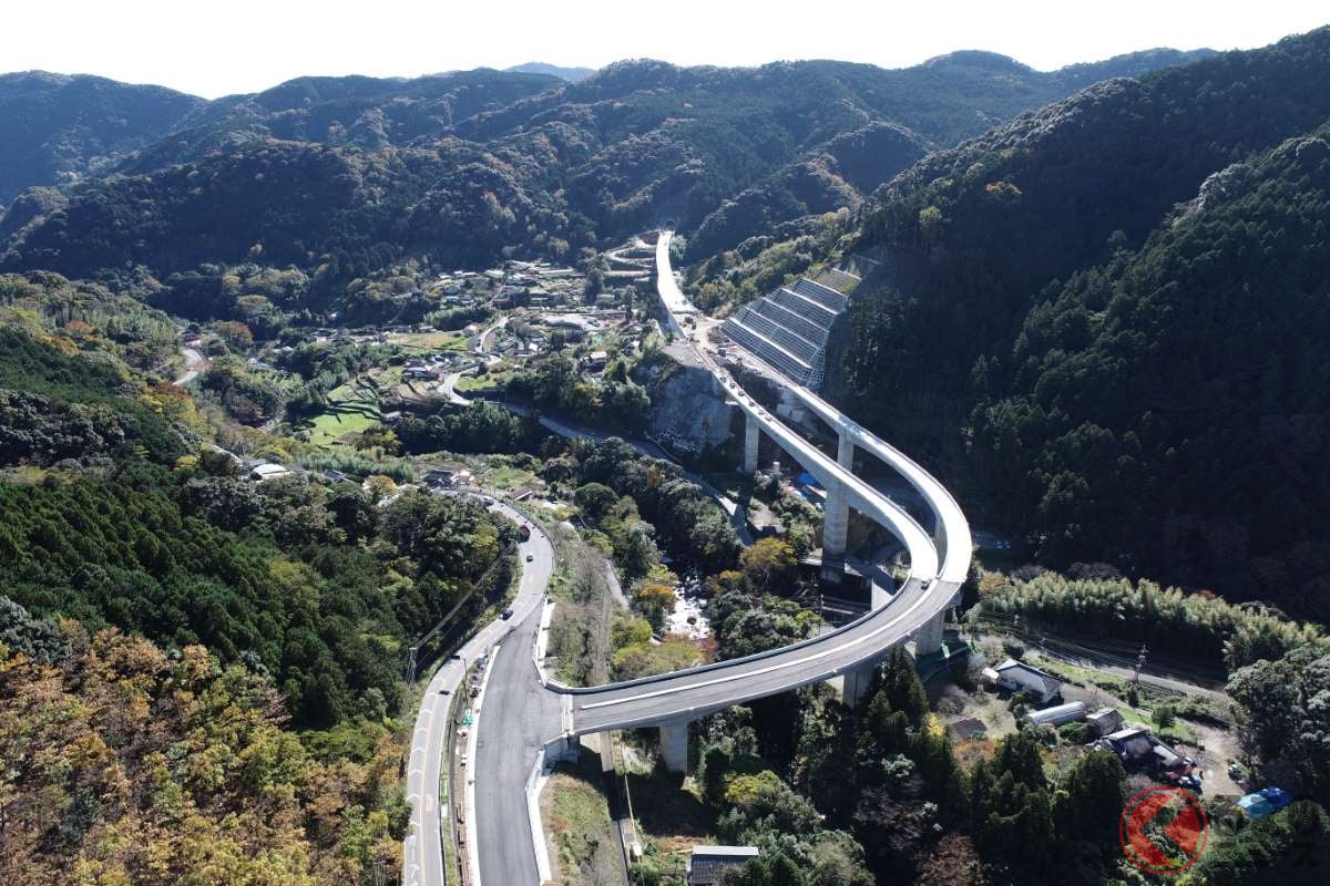 2023年3月に開通した伊豆縦貫道の河津七滝IC(画像:国土交通省)