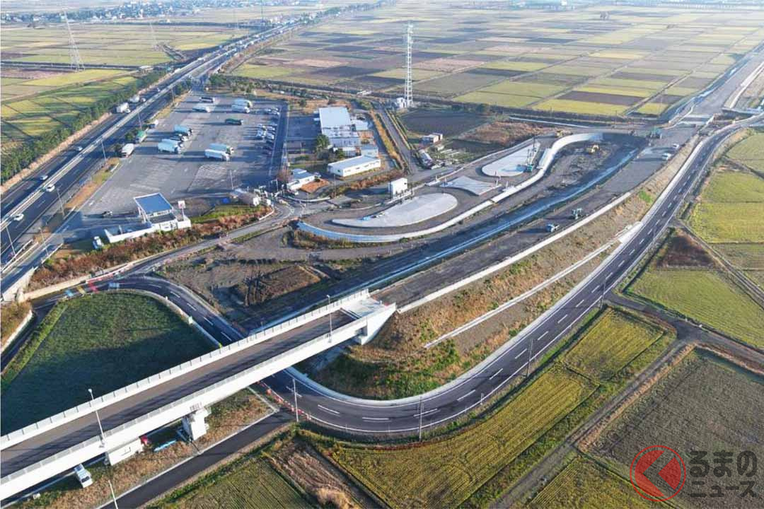 北陸道の黒埼PAに併設された黒埼スマートIC(画像:NEXCO東日本)