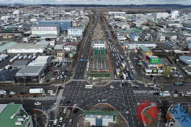日本一大きい交差点」立体化が佳境へ わずか一晩で750tの橋桁を架設！ 国道4号仙台BPの渋滞ポイント改善なるか | くるまのニュース