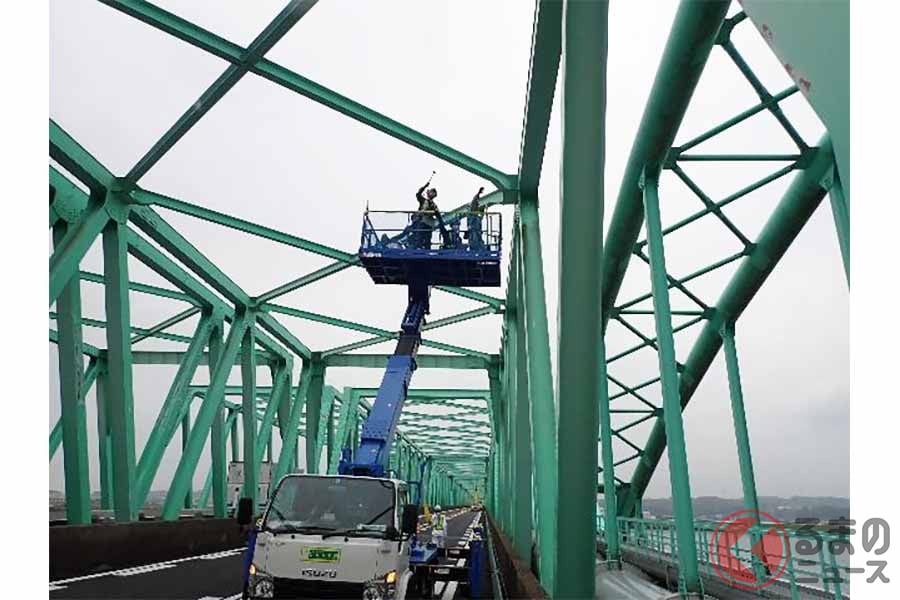 集中工事で実施する橋梁点検のイメージ（画像：NEXCO中日本）
