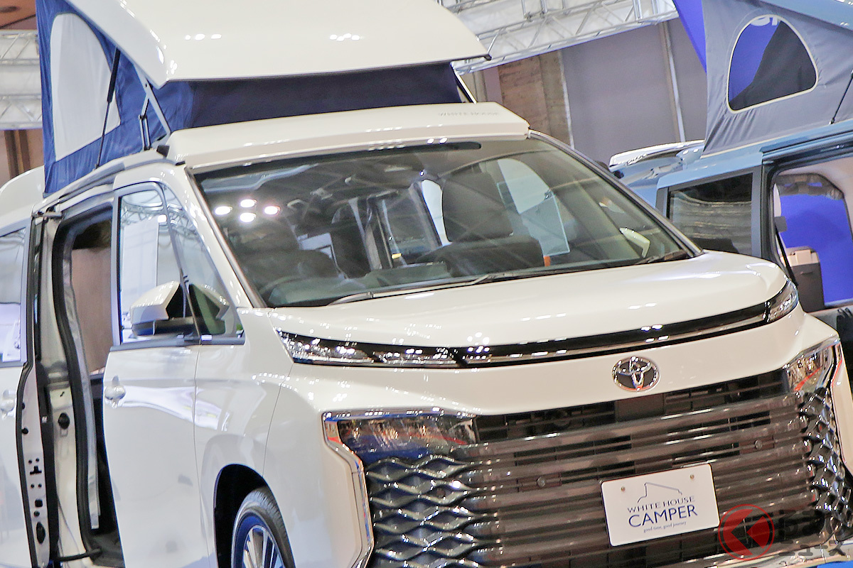 屋根がパカッ! 畳めばいつものミニバンに大変身!? トヨタ「ヴォクシー」のオリジナルキャンピングカー「ヴォクシー DAYs(デイズ)」