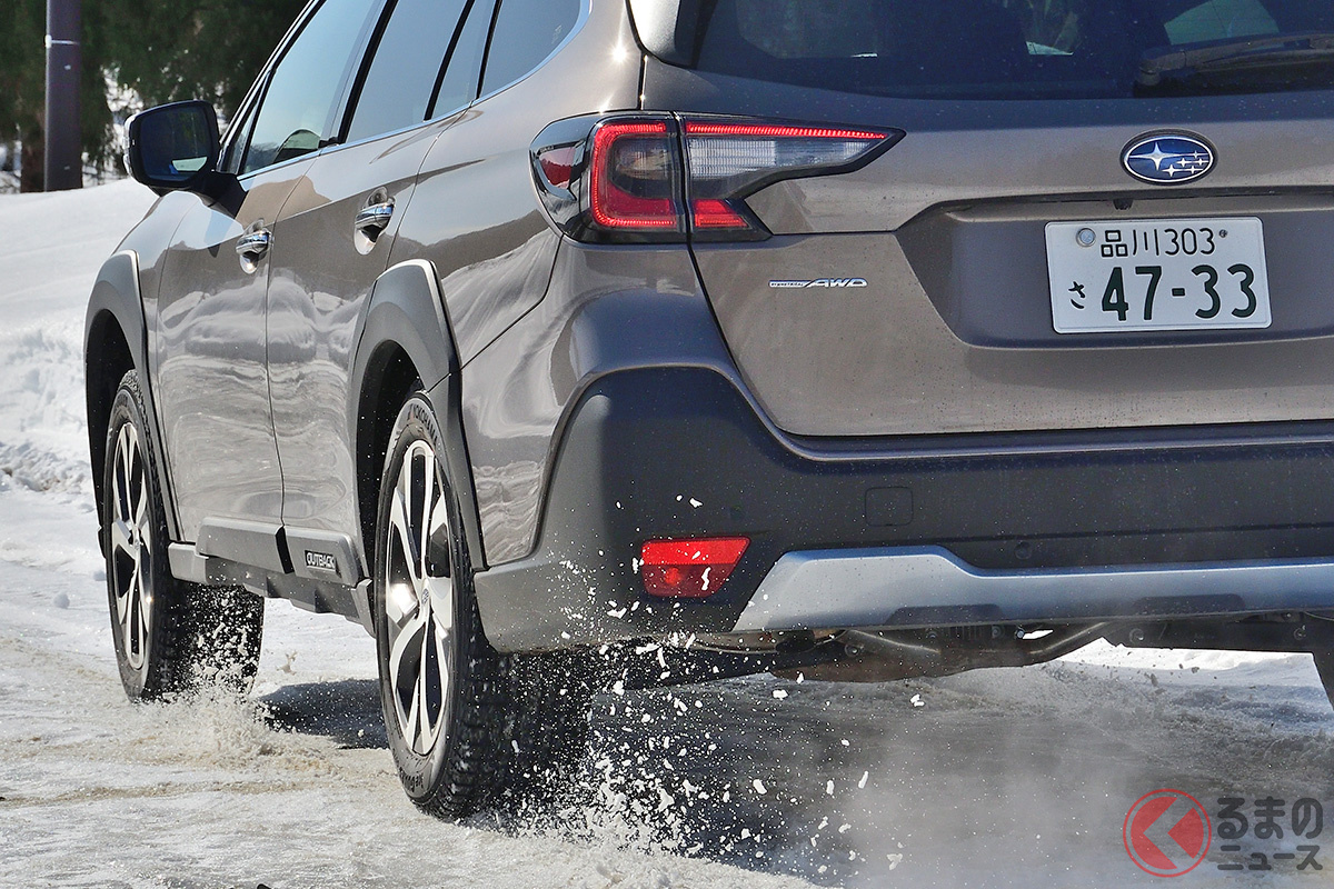 地上高も十分確保され、常時四輪駆動を保ちながら悪路走破性を高める「Xモード」も設定するスバル「アウトバック」は「雪道最強の乗用車」だ!