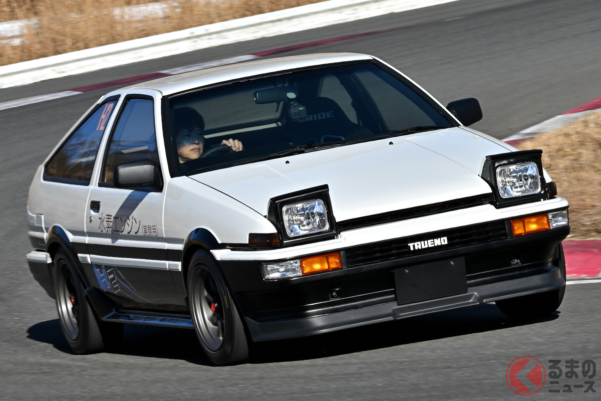 東京オートサロン2023にて水素エンジンを搭載するリトラクタブル式を採用したAE86が話題となったが…今後は新たに出て来ないのか?