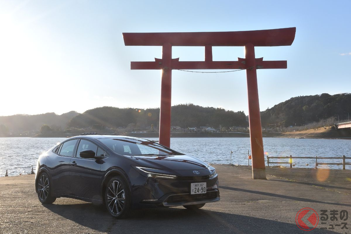 新型プリウスはデザインも走りも…凄すぎる!