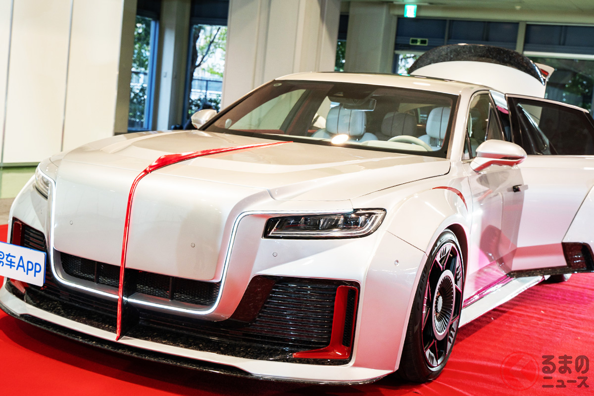 ド迫力&ド派手なカスタマイズが施された紅旗「H9」のカスタムカー「文成」だが…実は第一汽車(紅旗)に無許可だった?(撮影:加藤博人)