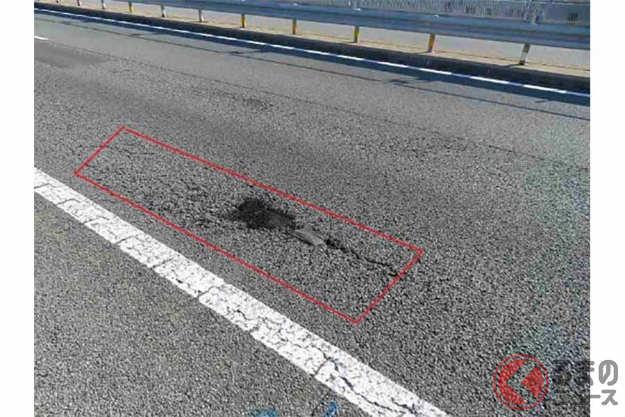 中央道・正楽寺川橋の路面の損傷状況(画像:NEXCO中日本)
