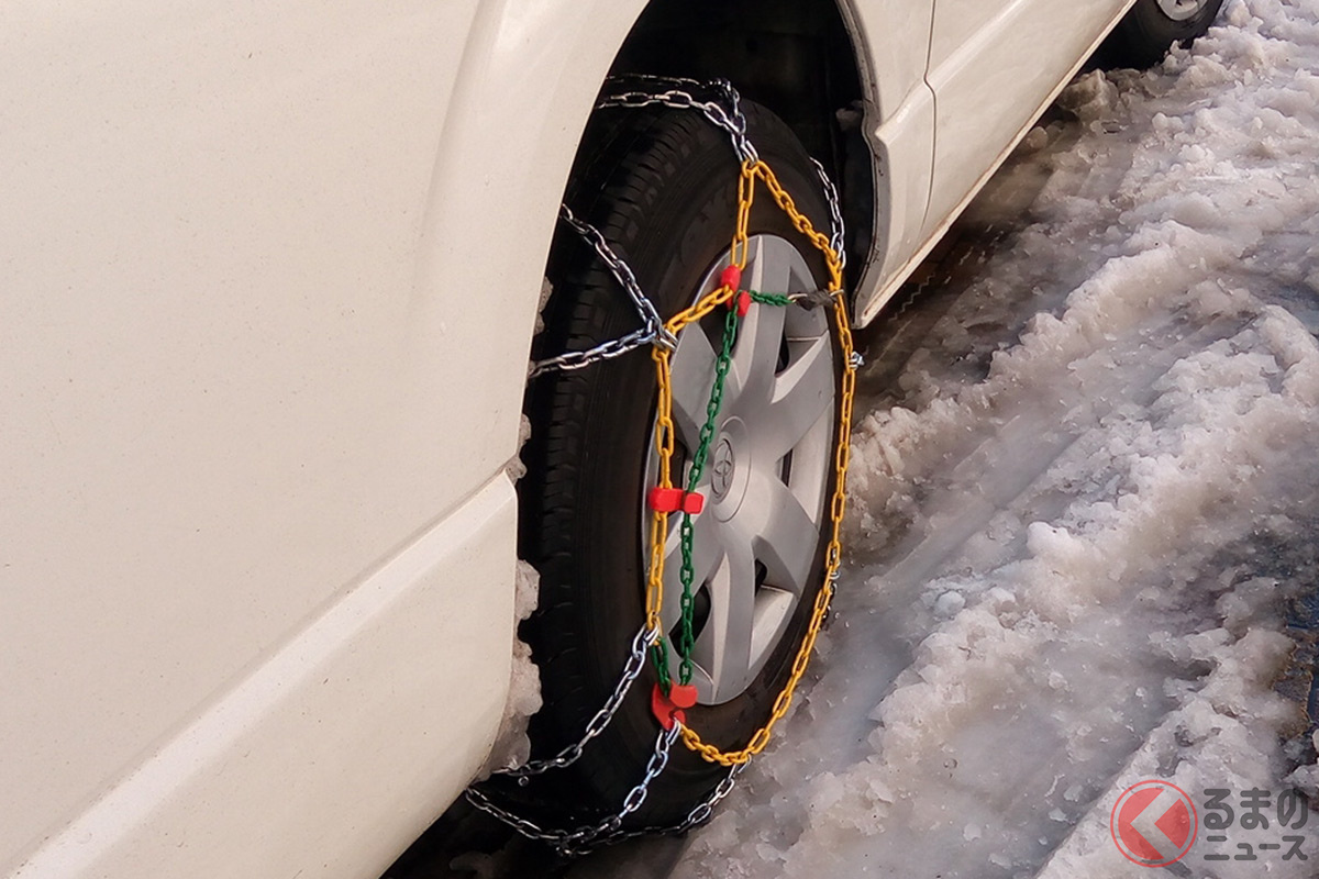 スタッドレスタイヤを装着していても「チェーン」を車内に装備しておいたほうがいい