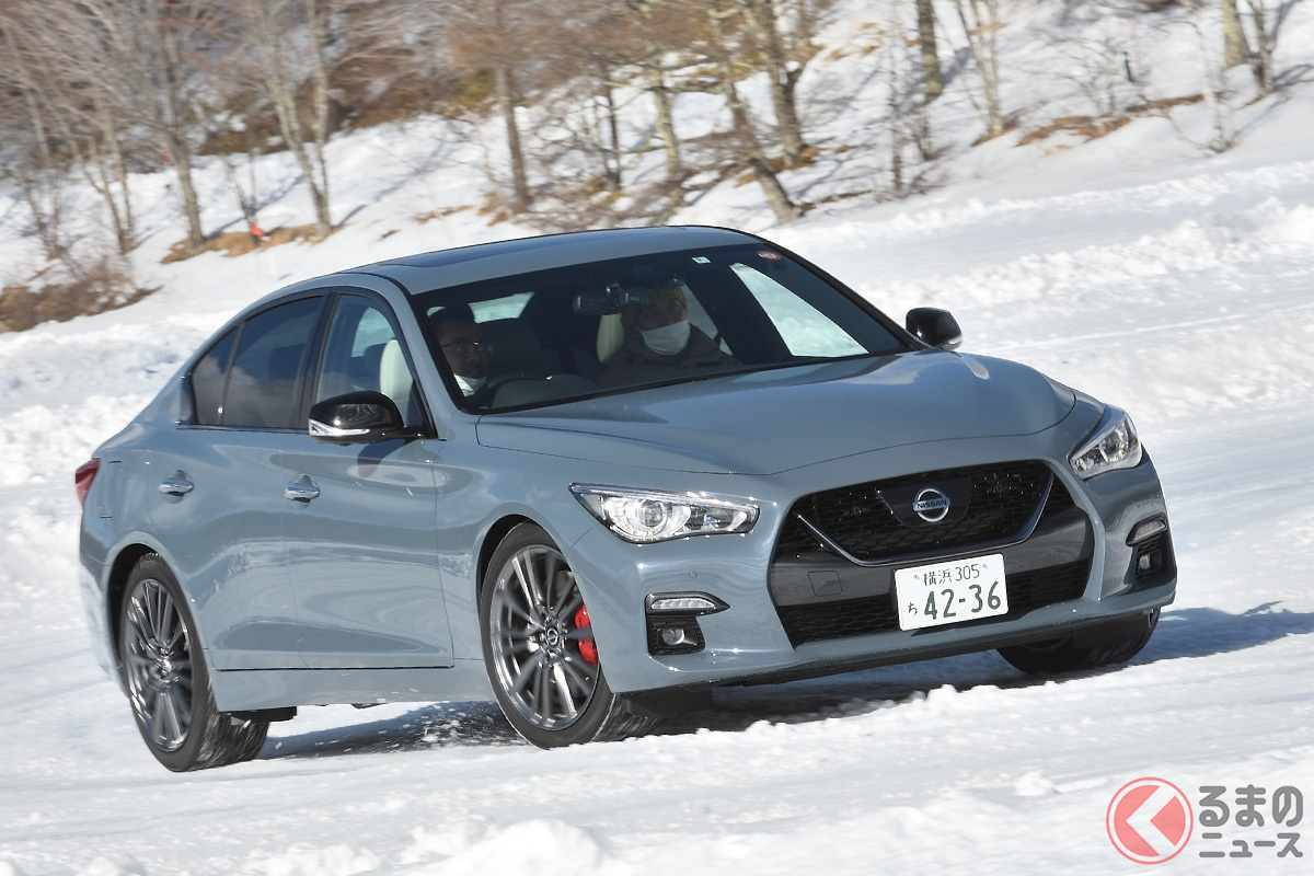 2WD(FR)の日産「スカイライン 400R」