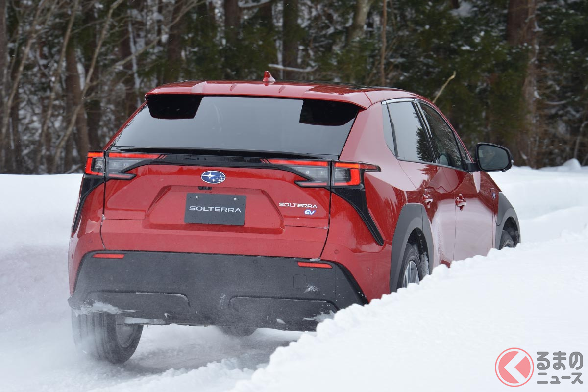 冬シーズンで活躍する冬タイヤ(スタッドレスタイヤ)の寿命ってどのくらい?(画像はスバル「ソルテラ」の雪上走行イメージ)