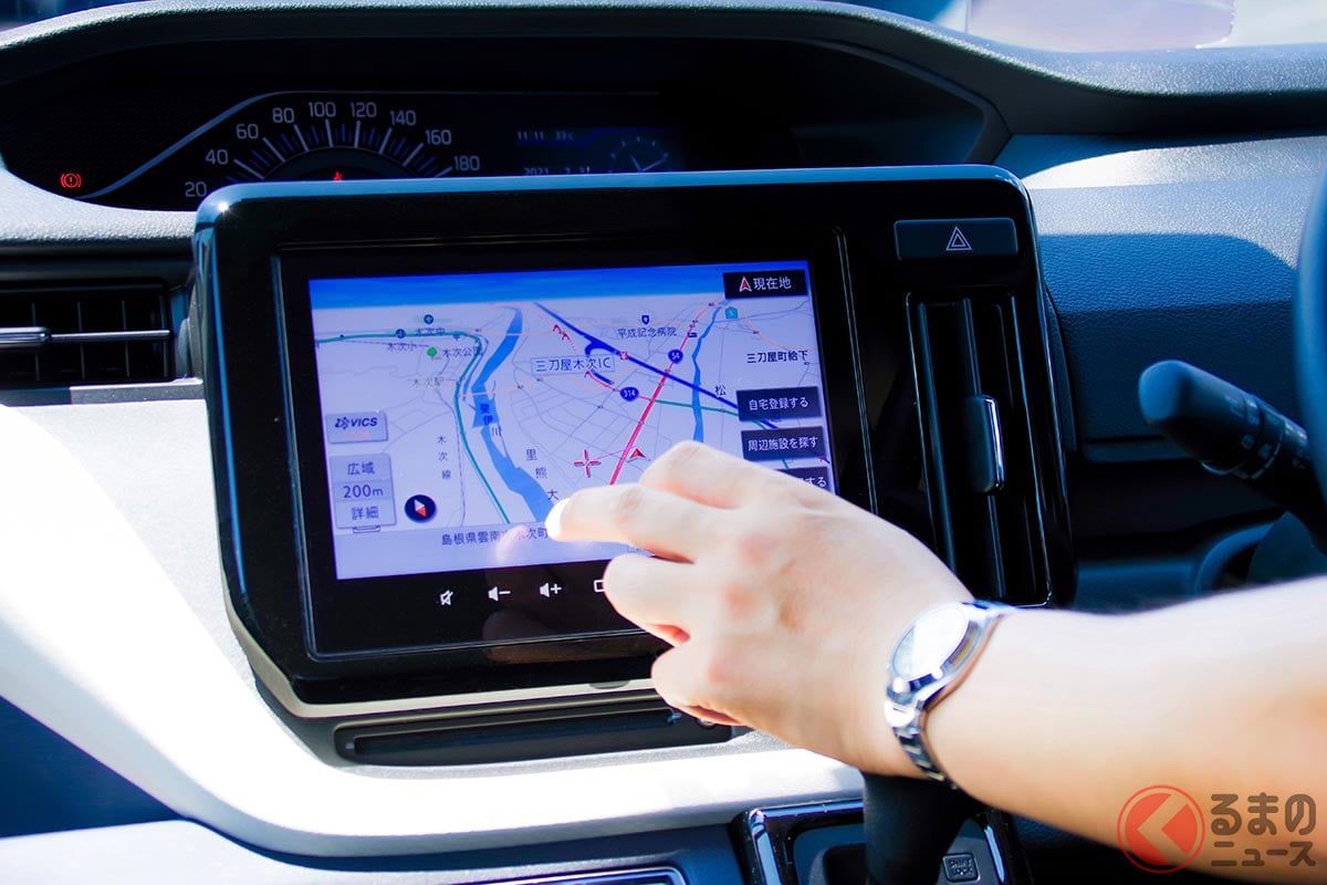 車載カーナビとスマホの地図アプリはどっちが便利？
