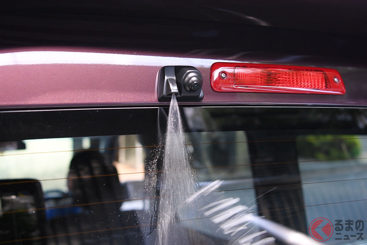 5代目「アトレー」用データシステム「ハイマウントリアカメラキット」の取付け例