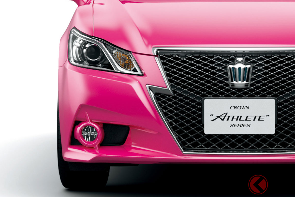 「モモタロウ」ピンクを設定した14代目「クラウン(アスリート)」