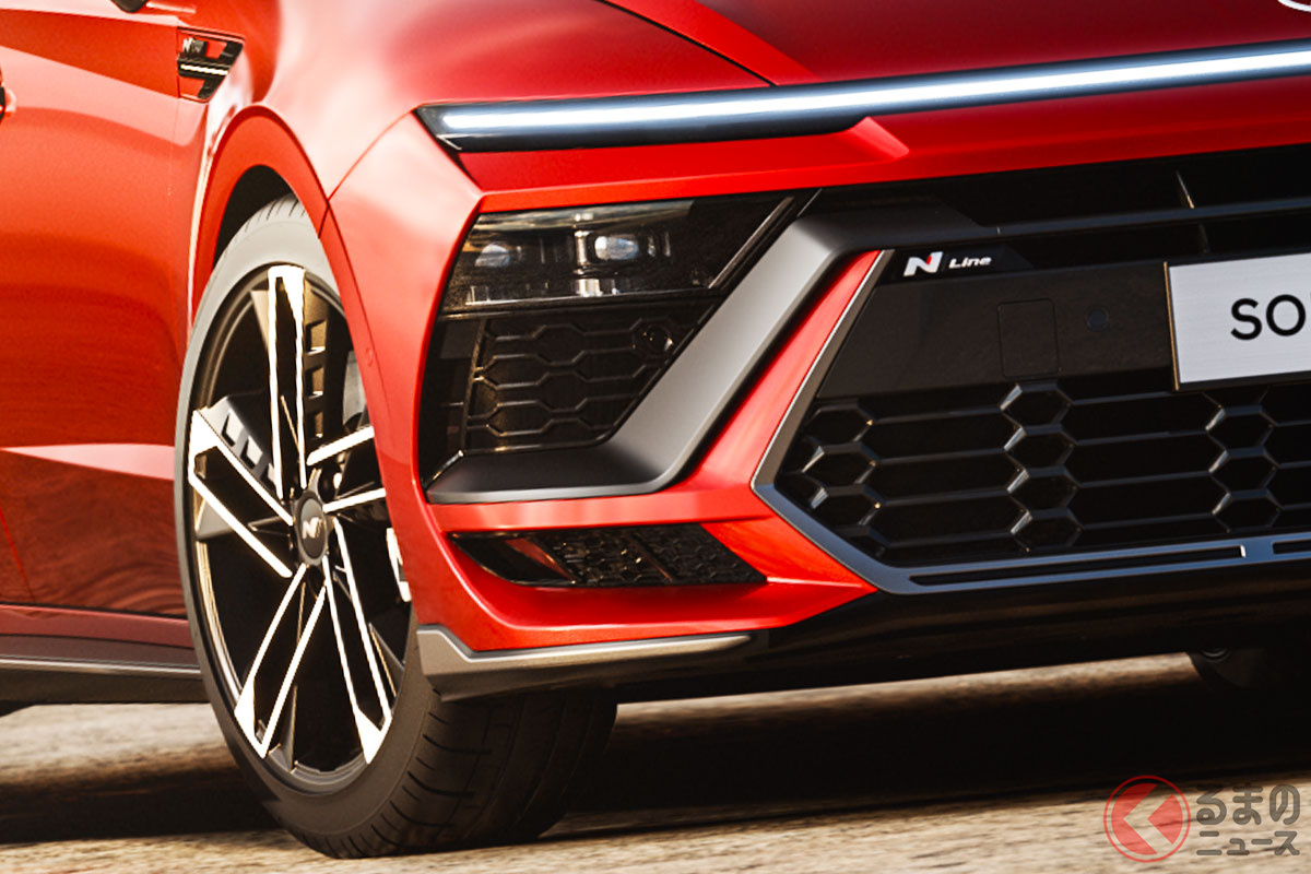 真一文字ライトの流麗セダン登場