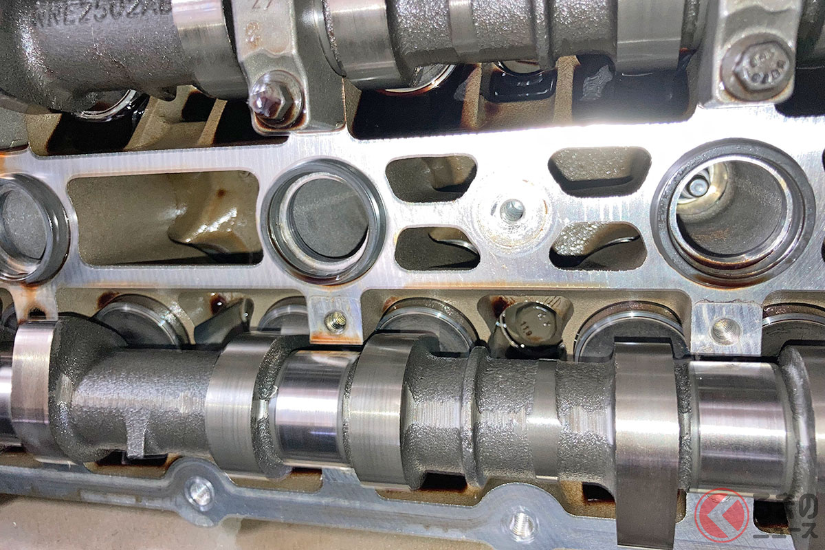 定期的に交換していれば30年ほど経過したエンジンもこのようにキレイに保てる