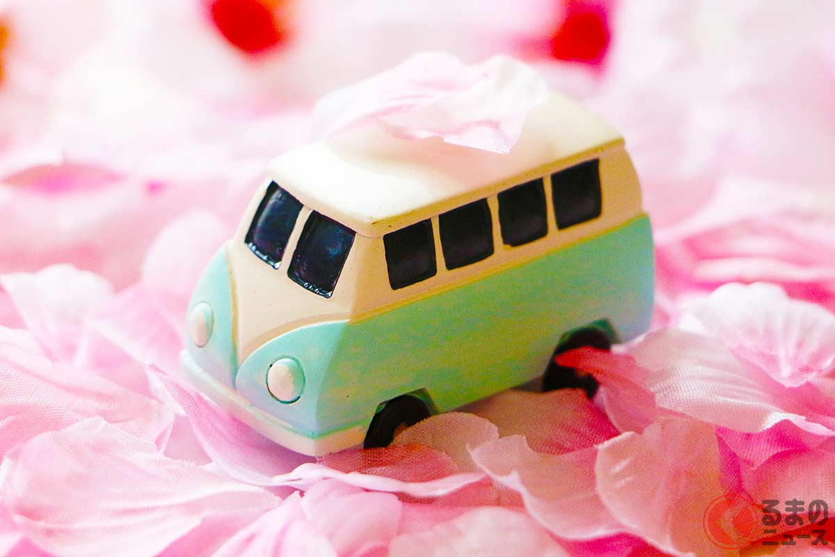 美しい桜も、クルマに付着したら洗車して落としましょう