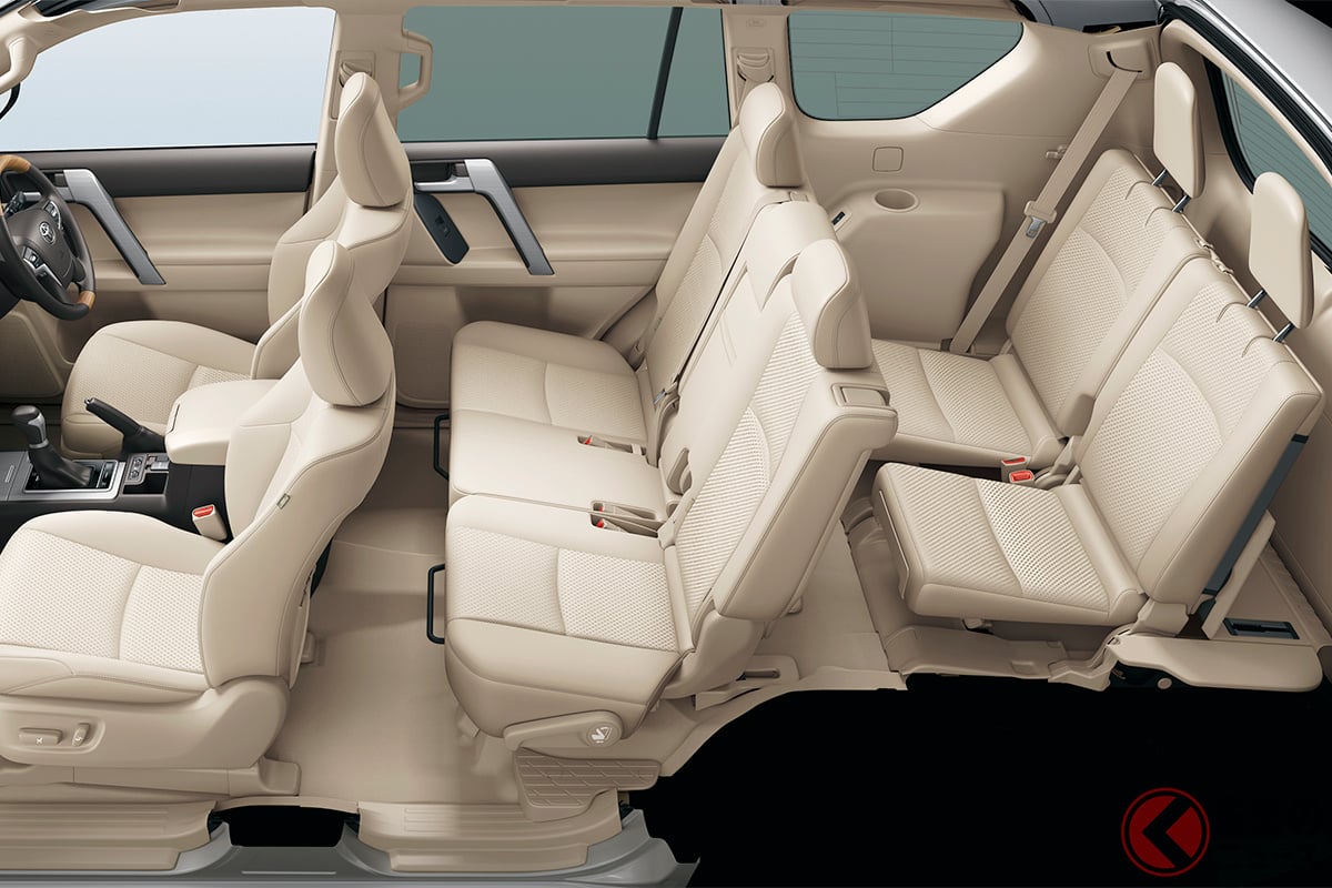 モデルチェンジ間近か!? トヨタの本格四輪駆動車「ランドクルーザープラド」に設定される3列シート車