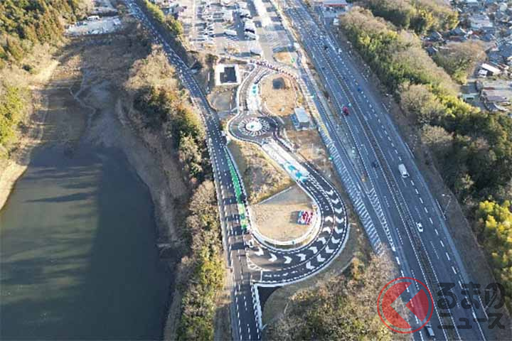 名神高速の多賀SAに併設される下り多賀スマートIC。2023年2月撮影（画像：NEXCO中日本）