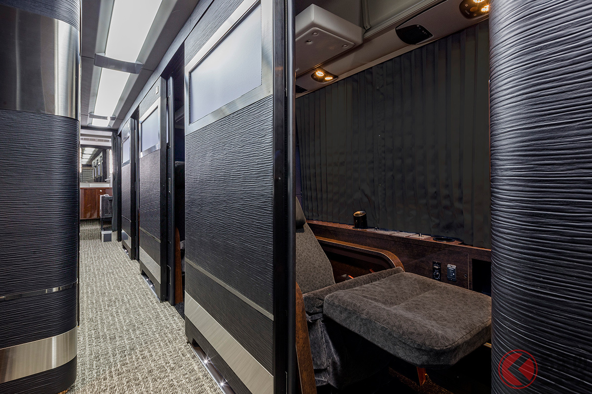 「ドリームスリーパー」とはどんなバス?(画像:関東自動車)