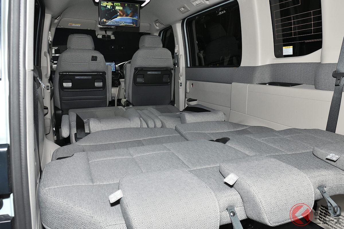 ホンダ新型 ステップワゴン車中泊仕様 はどんな感じ 世界初 実際に寝転んでみた 予想外な シアタールーム空間 とは くるまのニュース ホンダ新型 ステップワゴン車中泊仕様 はどんな感じ 世界初 実際に寝転んでみた 予想外な シアタールーム空間 とは くるまのニュース
