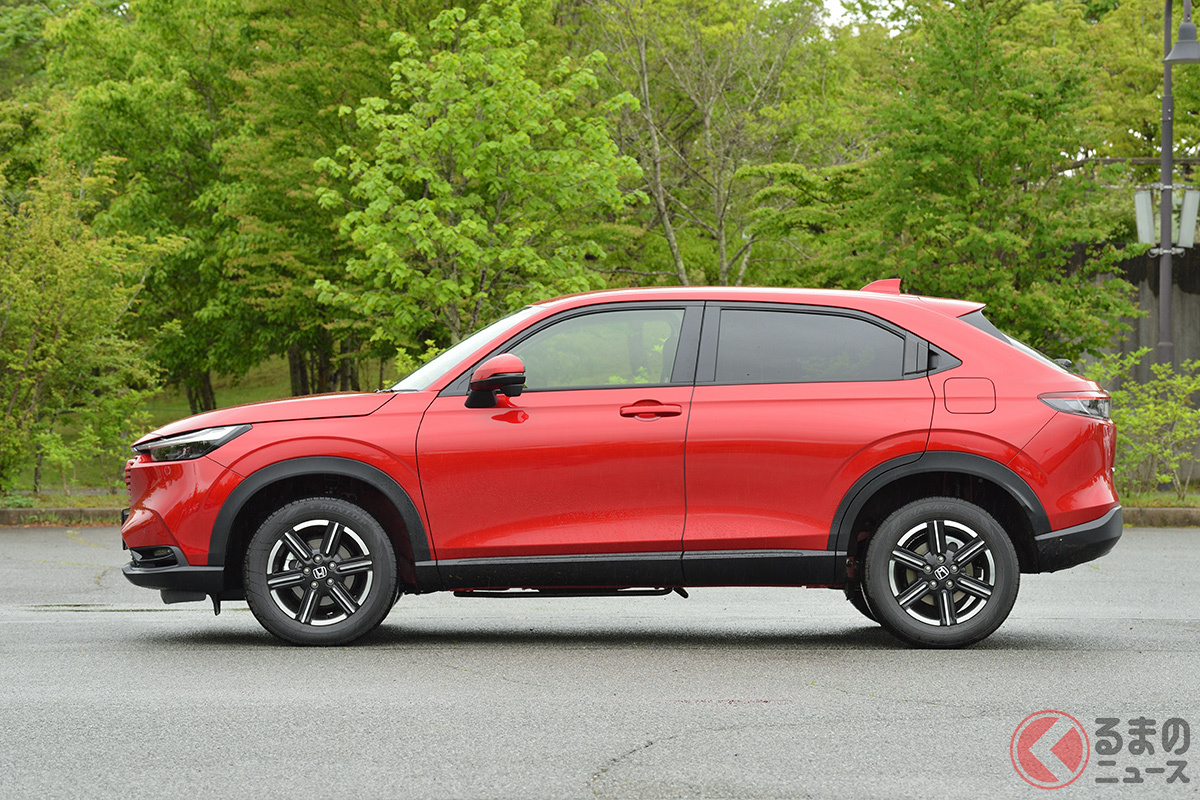 ホンダ「ヴェゼル」ではフロントドアに「グリップ型」、リアドアに「フラット型」を採用している