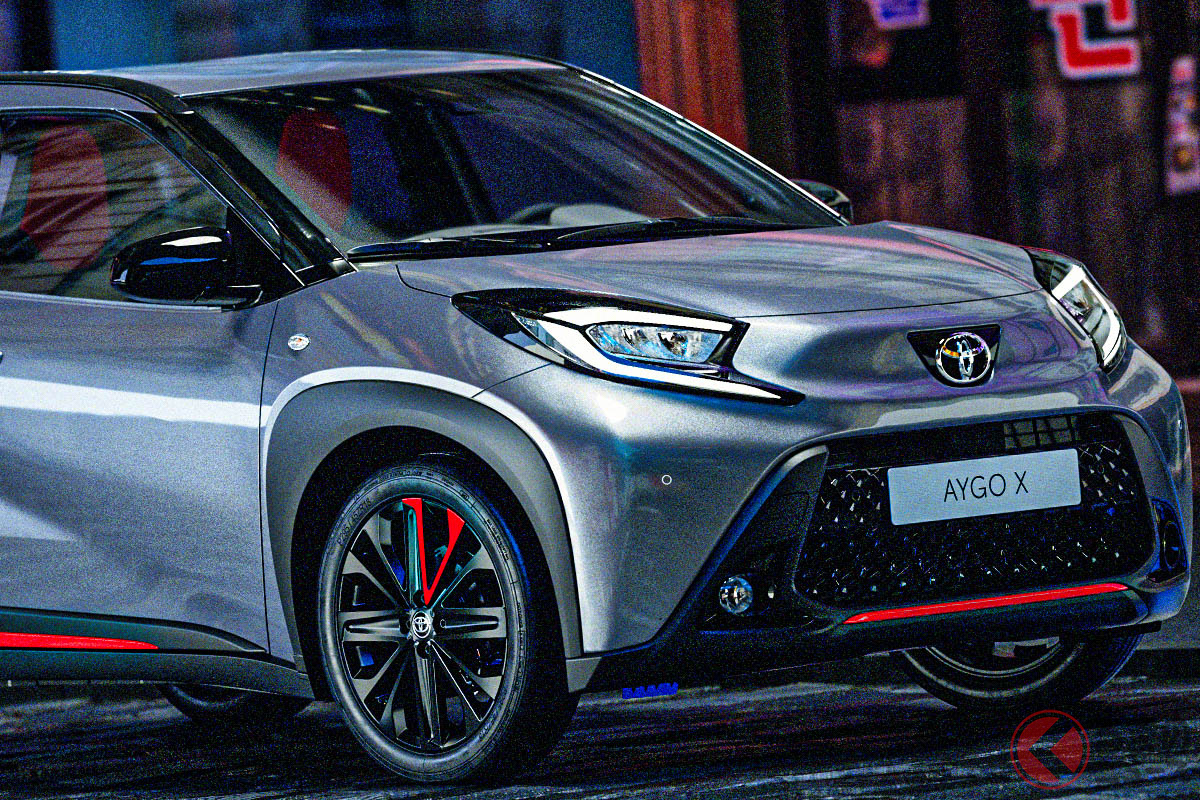 世界初公開されたトヨタ新型「アイゴX(クロス)UNDERCOVER」