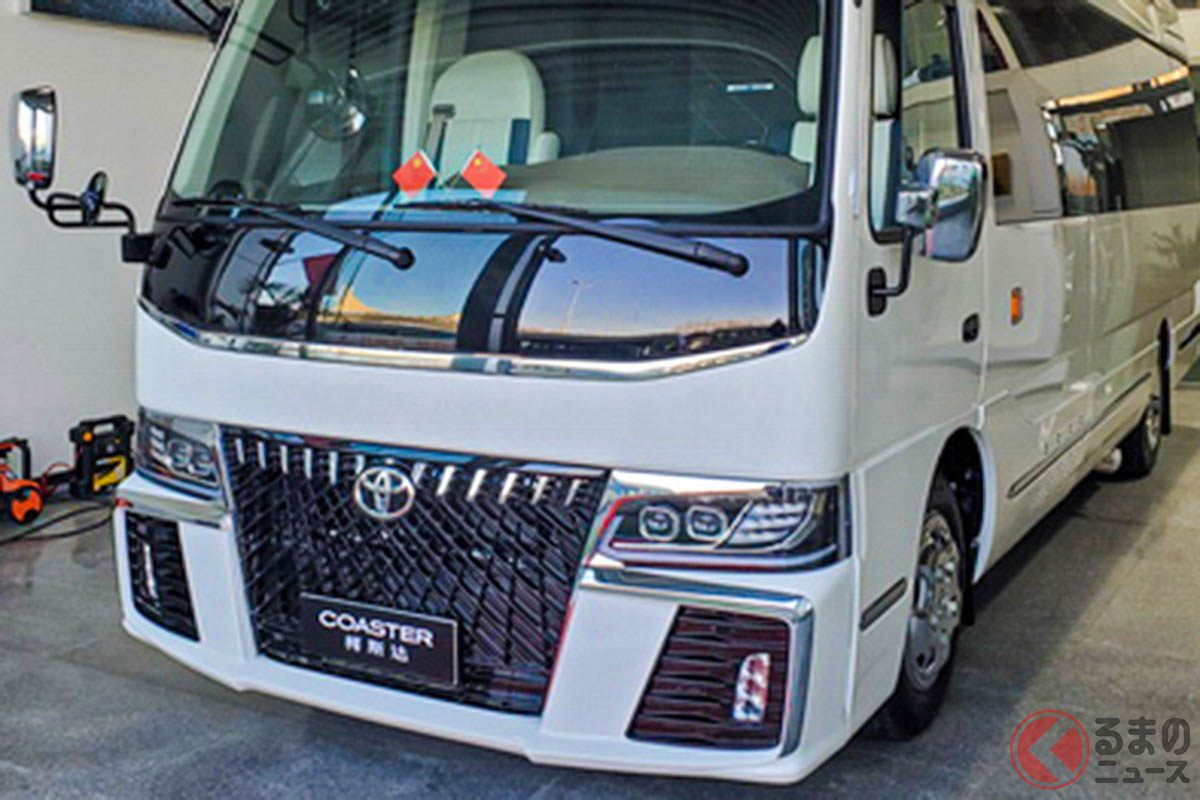 レクサス顔のバス?…3代目コースターを豪華に改造した「コースター レクサス バージョン」
