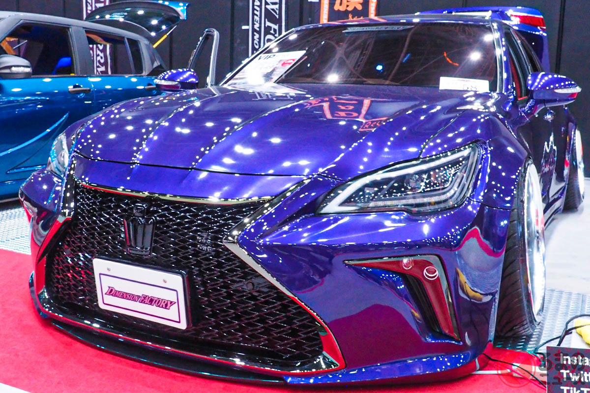 「名古屋オートフェスティバル2023」に出品されたカスタム「クラウン」