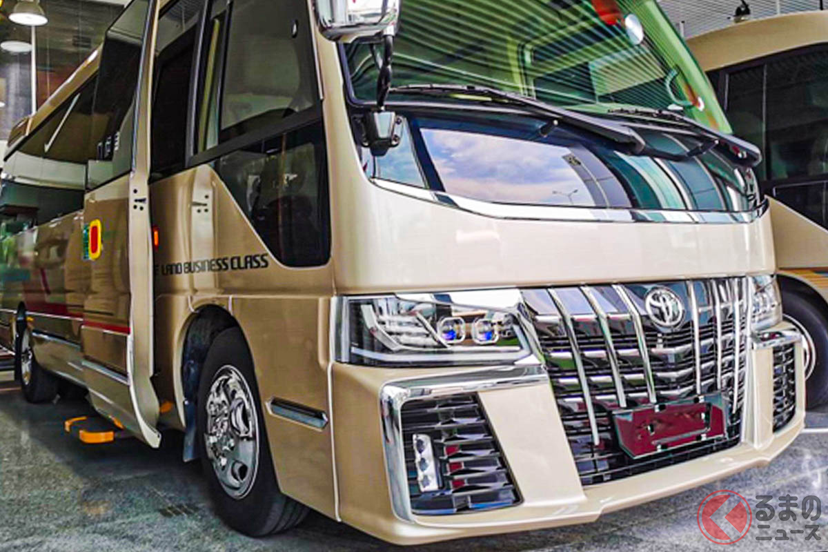 アルファード顔のバス…3代目コースターを豪華に改造した「ラグジュアリービジネスエディション」