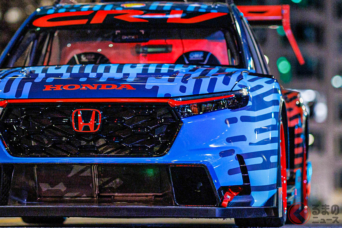 世界初公開されたホンダ・パフォーマンス・デベロップメントは、800馬力の新型「CR-V Hybrid Racer」