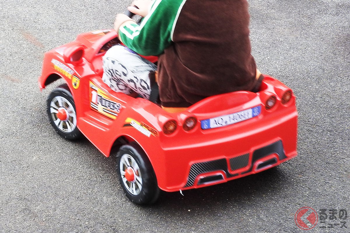 子供はクルマのことを「ブーブー」というが…。 なぜなのか?