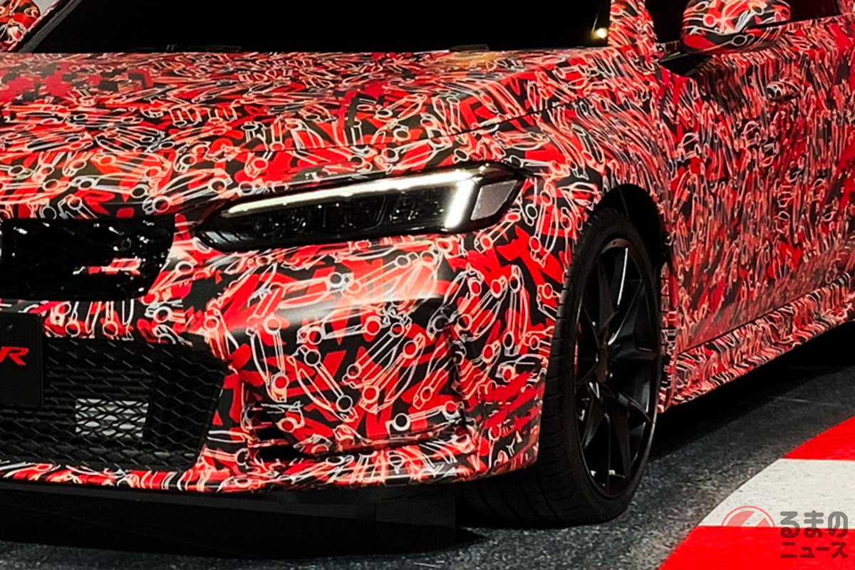 カモフラージュが施されたホンダ新型「シビックタイプR」