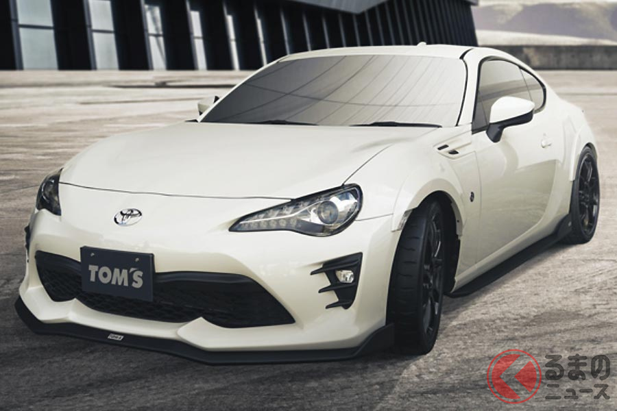 トムスのオーバーフェンダー装着でワイドになったトヨタ初代「86」(後期)