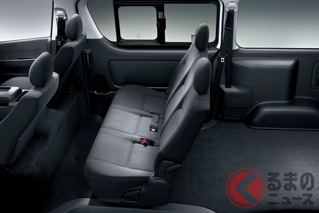 トヨタ ハイエースバン スーパーGL 後席シートアレンジ
