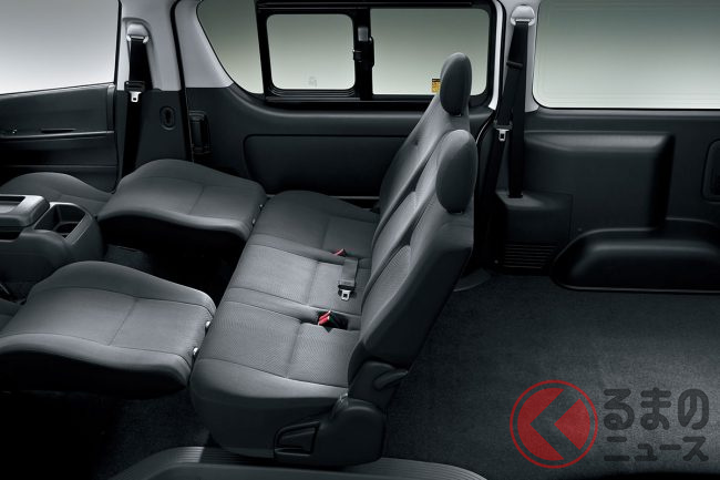 トヨタ ハイエースバン スーパーGL 後席シートアレンジ