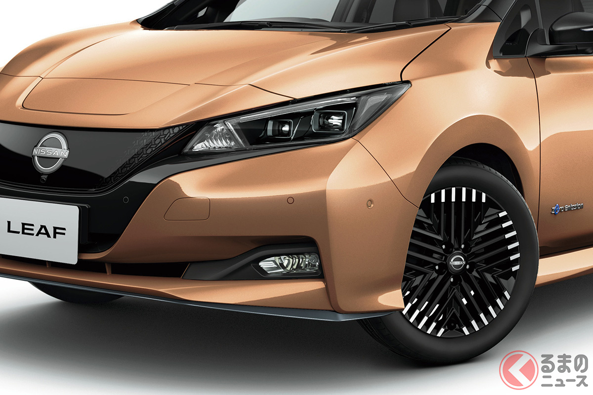 新しい日産リーフは、光る新日産エンブレムに斬新な未来的デザインのホイールに注目!