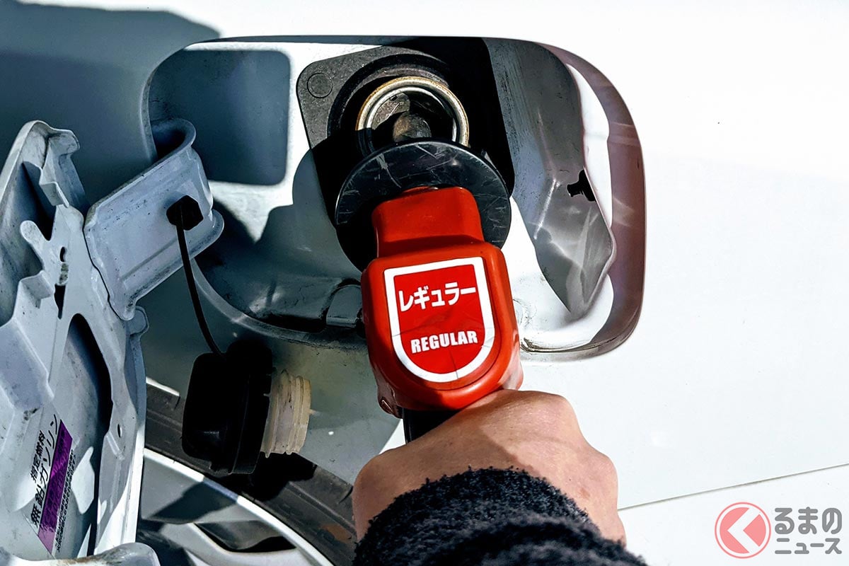 セルフ式ガソリンスタンドは一般の人が自ら給油できる