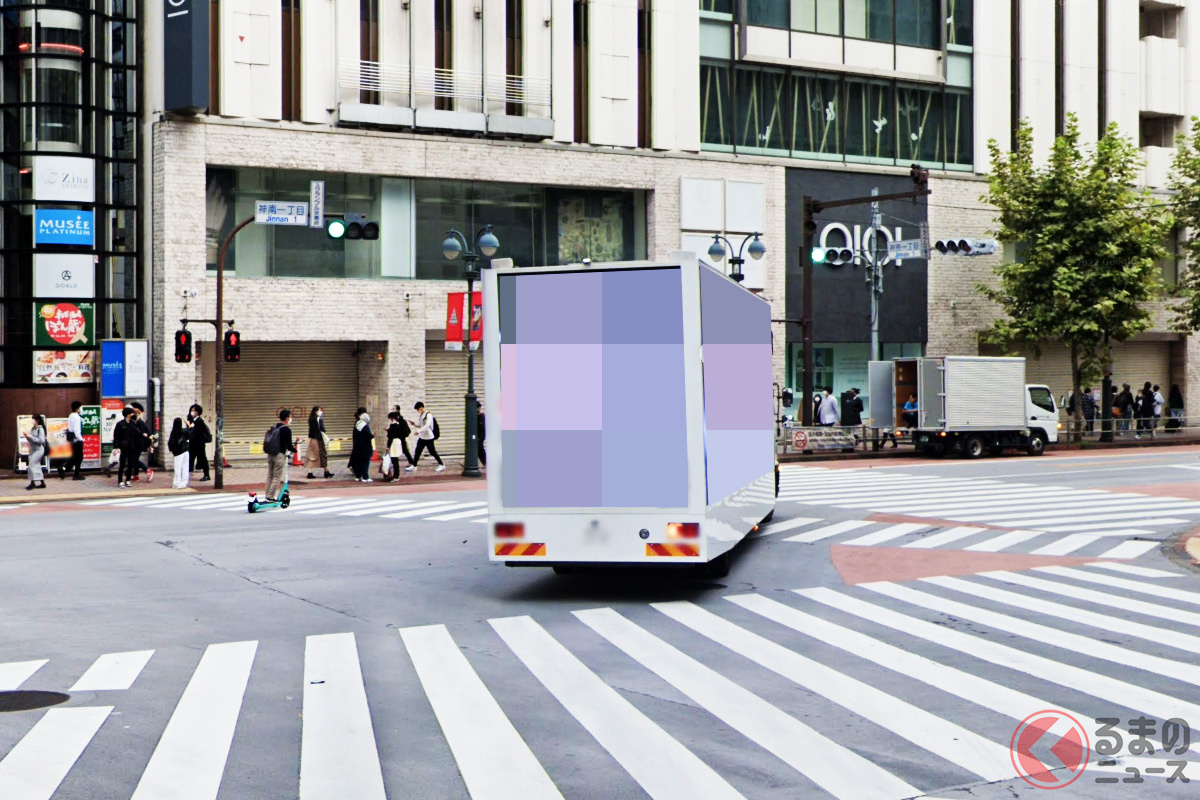 渋谷駅周辺を走行している広告トラック（(C) Googleマップ）