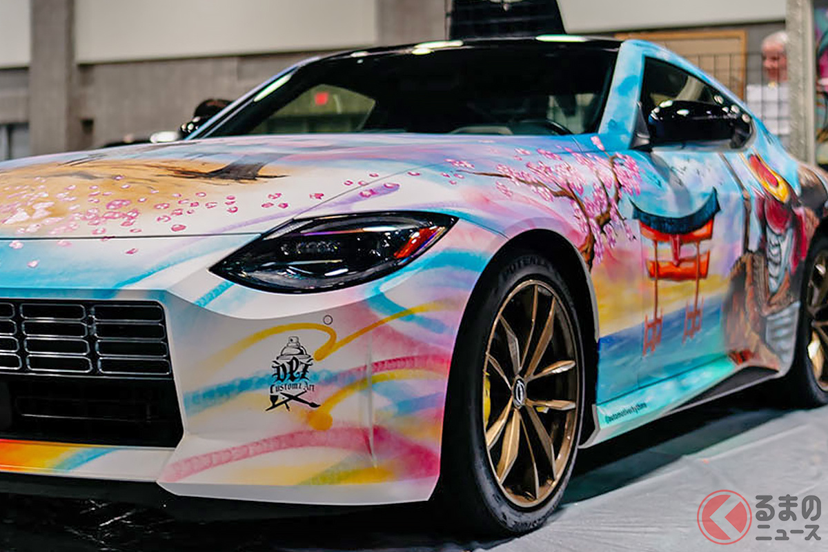 これぞニッポン! ショー当日に会場で描かれたという日産「フェアレディZ」アートカー