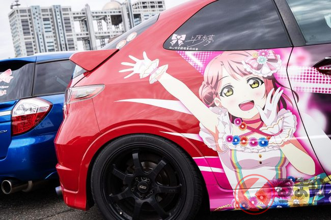 なぜ人は 痛車 に惹かれる ウマ娘 ラブライブ 多数登場 痛々しいだけ じゃない 人を虜にする痛車とは くるまのニュース なぜ人は 痛車 に惹かれる ウマ娘 ラブライブ 多数登場 痛々しいだけ じゃない 人を虜にする痛車とは くるまのニュース