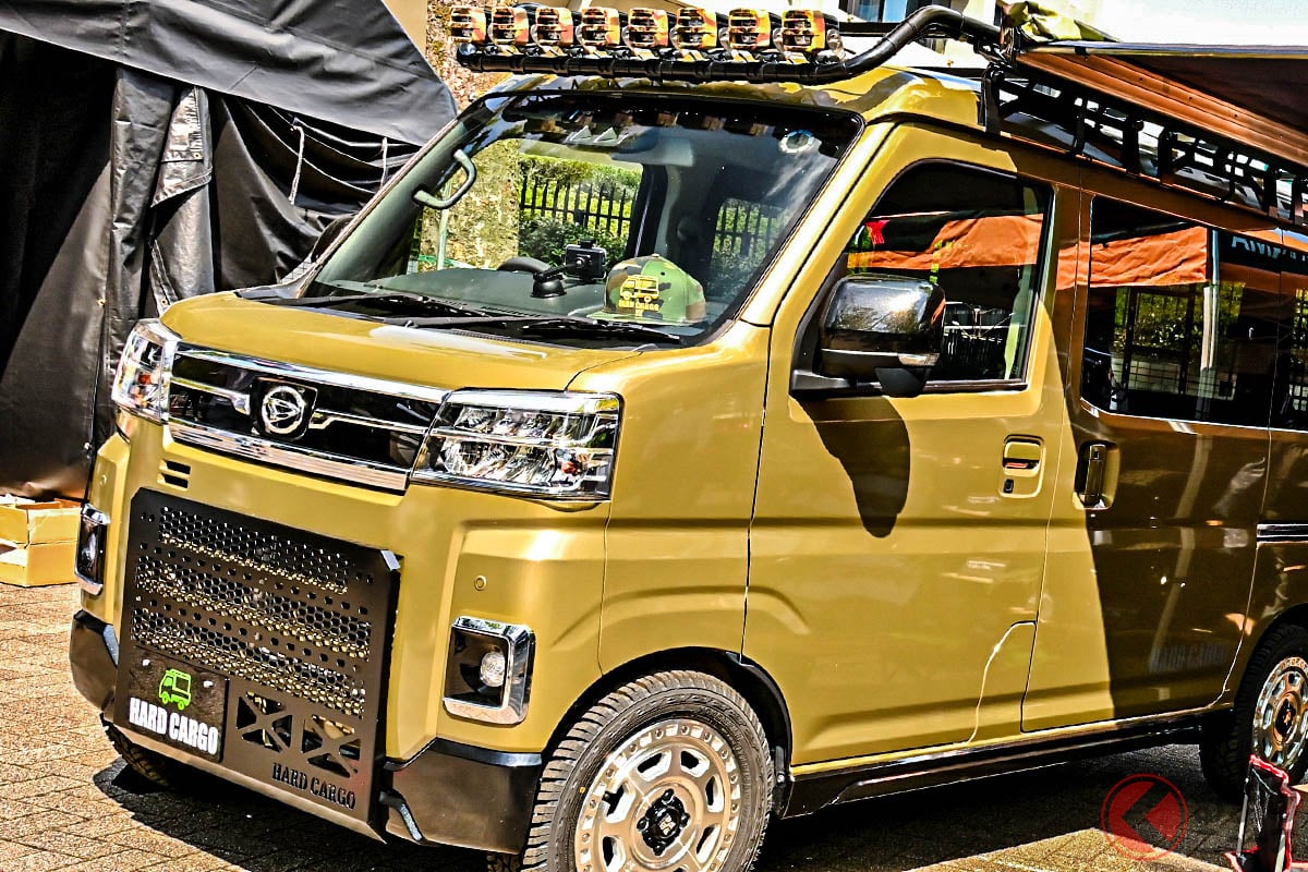 アウトドアデイジャパン東京で展示されたハードカーゴのダイハツ「アトレー」