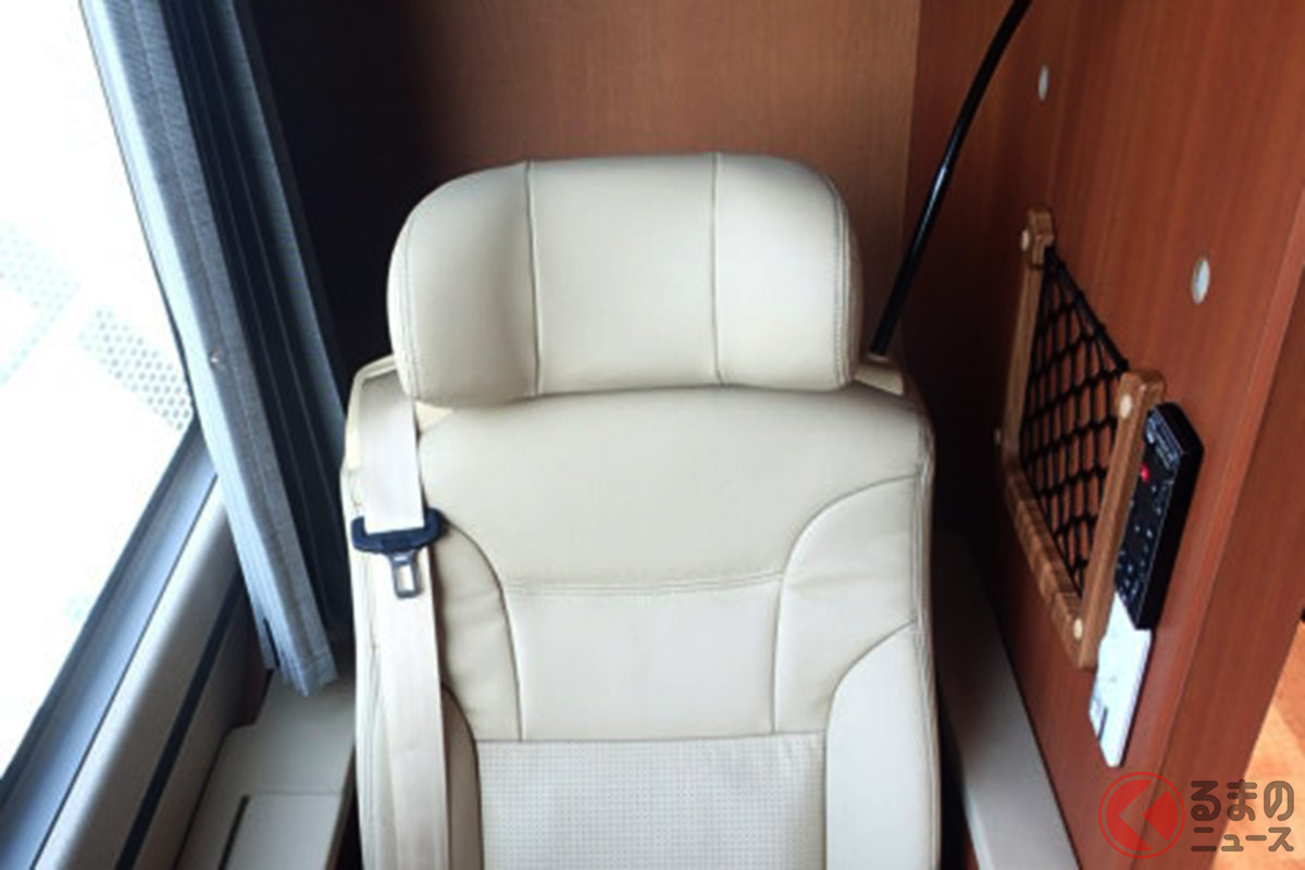 わずか4座のプレミアムシートを採用する「はかた号」は水曜どうでしょうで一躍有名になった(画像提供:西日本鉄道)